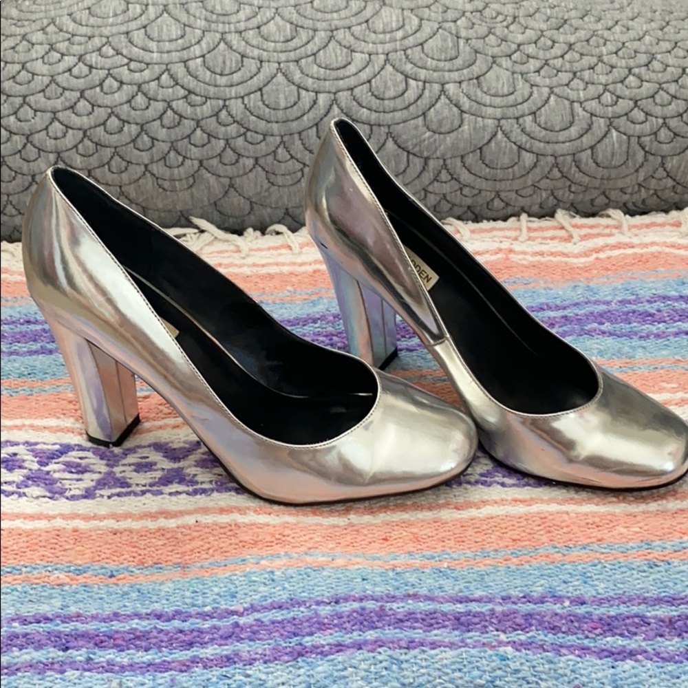 Steve Madden silver Myra pumps